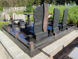 Гранитные комплексы из карельского гранита